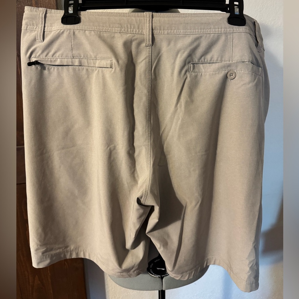 4 Pair Hang Ten Men's Everyday Hybrid Shorts in Black, Gray, Navy, and Khaki - Picture 13 of 13